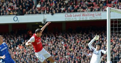 Van Persie: Saw shot hit post